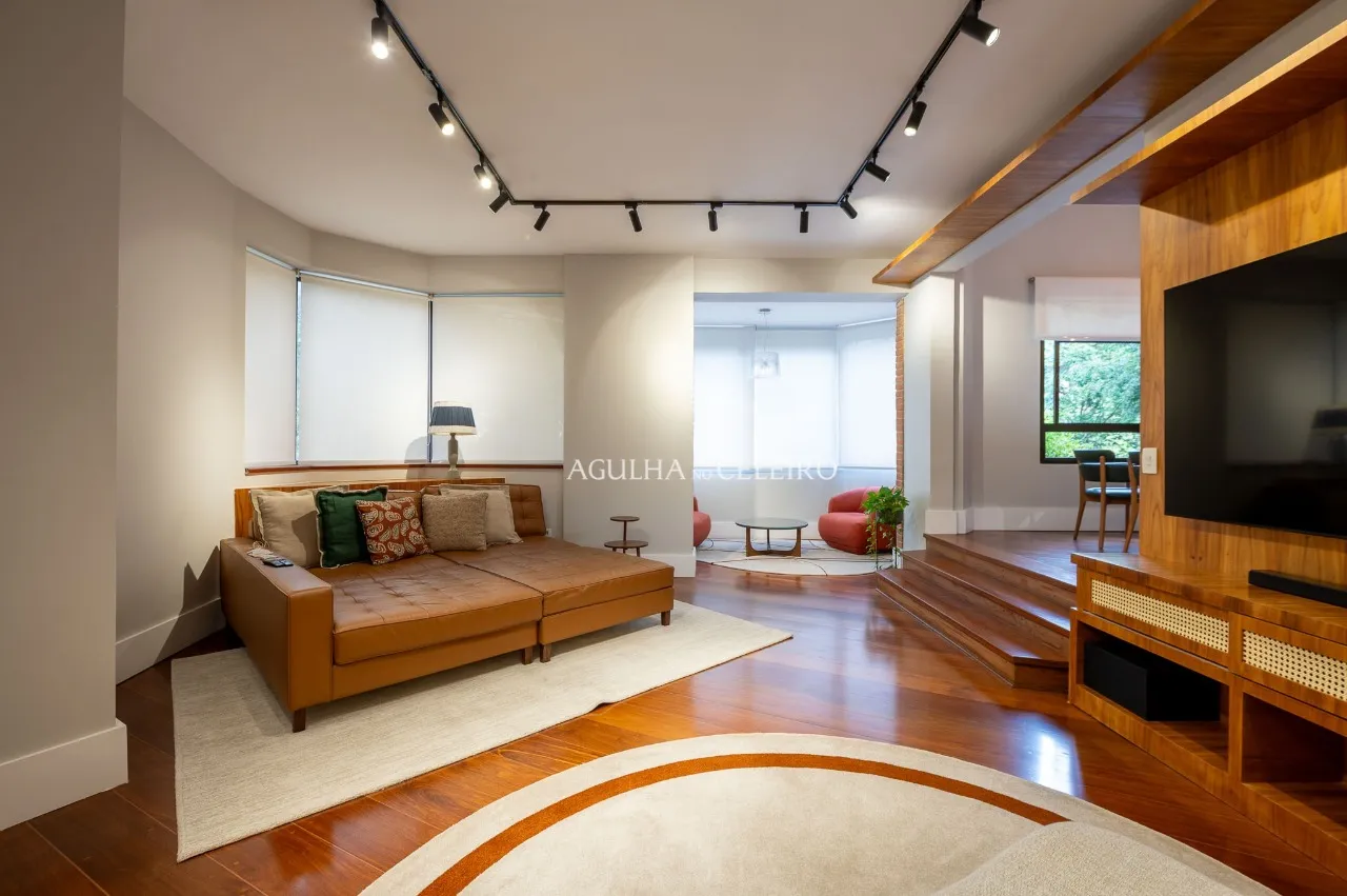 Apartamento na melhor rua de Moema Pássaros. – 16732
