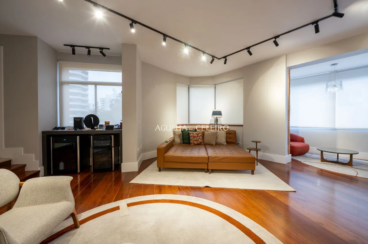 Apartamento na melhor rua de Moema Pássaros. – 16732