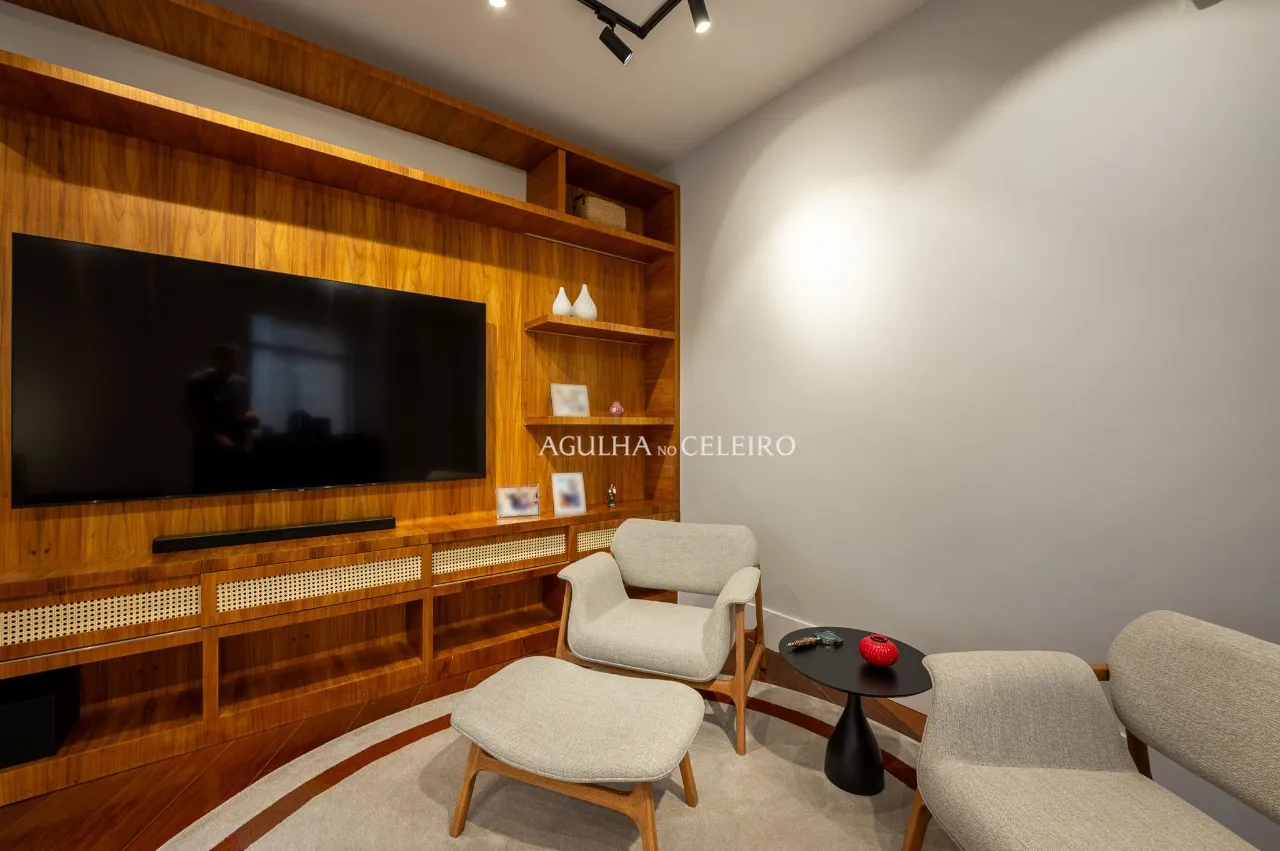 Apartamento na melhor rua de Moema Pássaros. – 16732