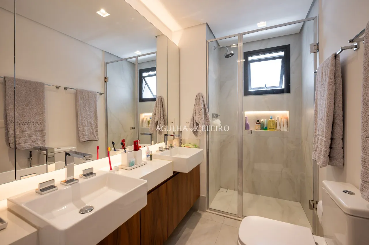 Apartamento decorado em prédio novo com infraestrutura moderna e lazer completo – 18745