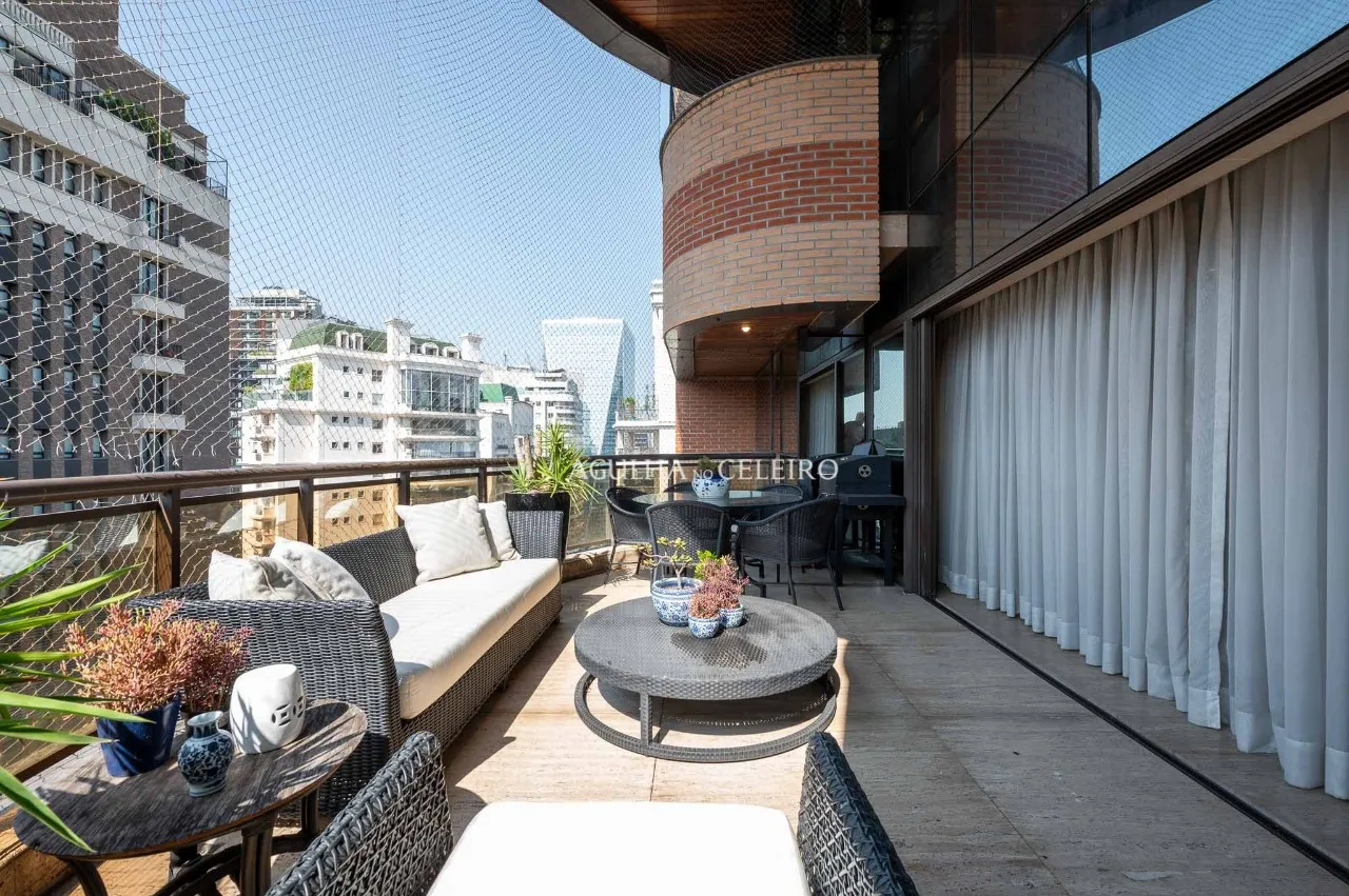 Apartamento Duplex na melhor e mais privada rua do Itaim Bibi – 20878