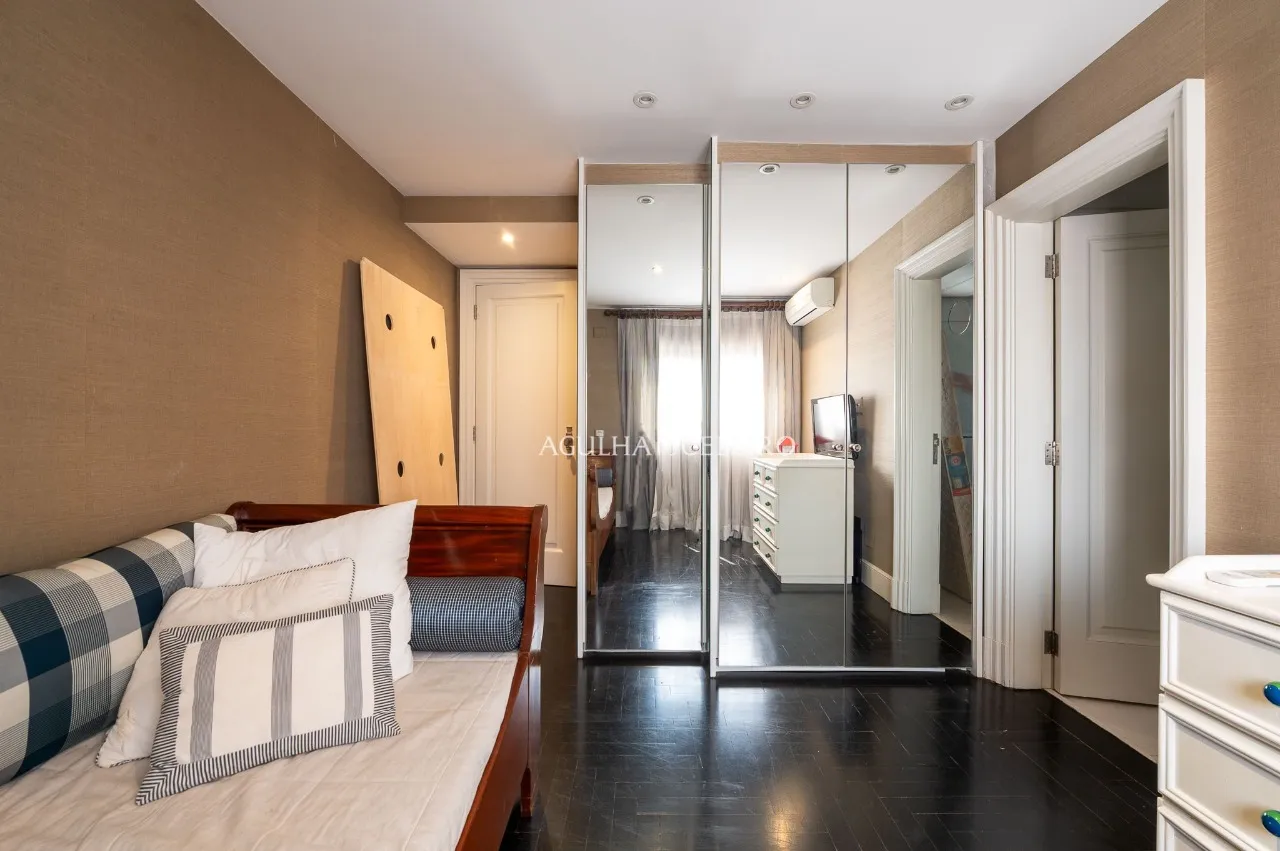 Apartamento Duplex na melhor e mais privada rua do Itaim Bibi – 20878