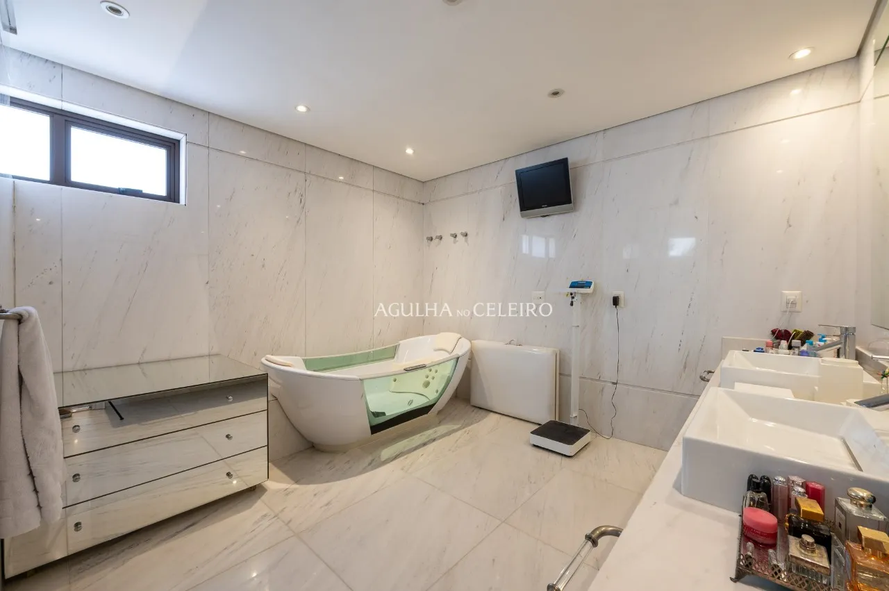 Apartamento Duplex na melhor e mais privada rua do Itaim Bibi – 20878