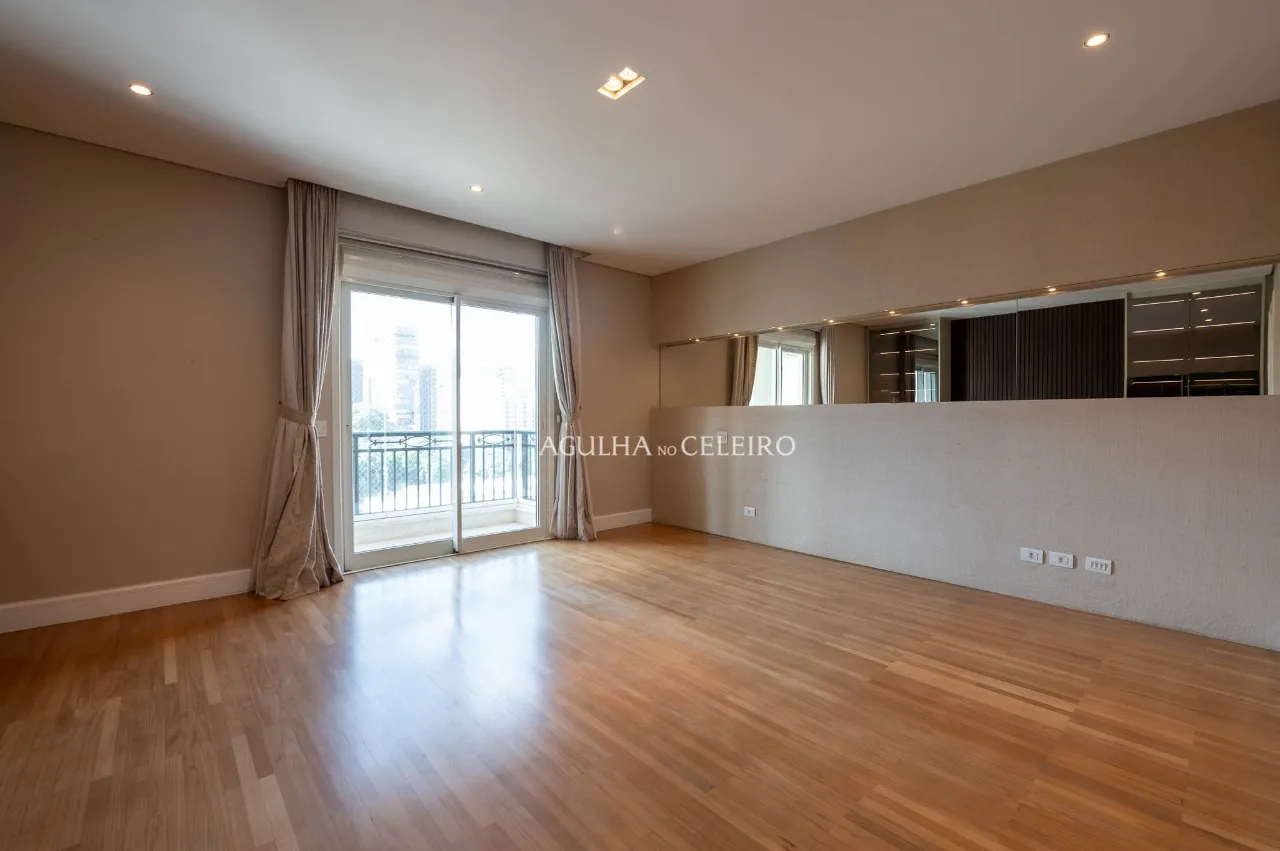Apartamento amplo com vista à venda no Jardim América – 22027
