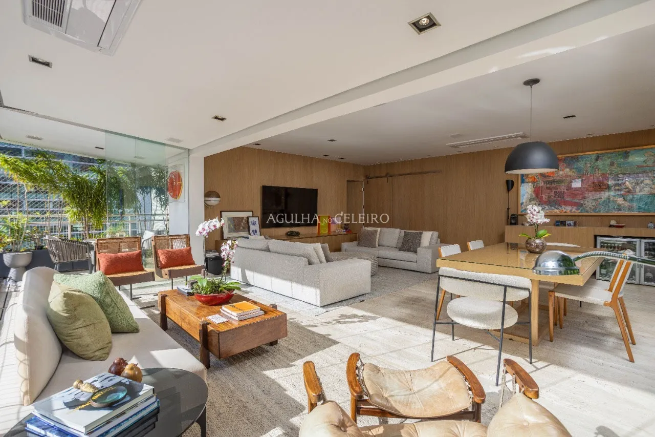Itaim Bibi: 169m² com Projeto Triplex Arquitetura em Rua Nobre – 22050