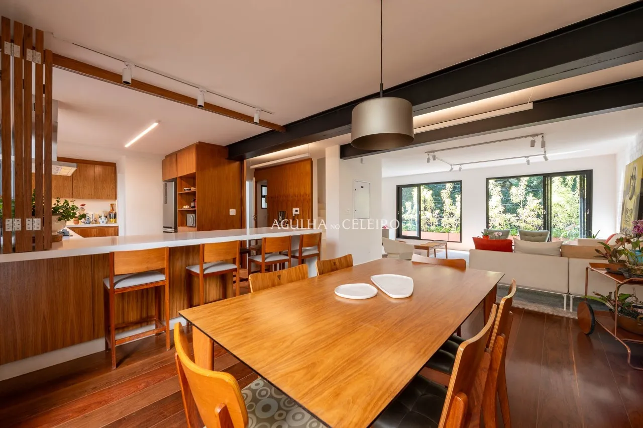 Casa reformada à venda na Vila Madalena. – 22162
