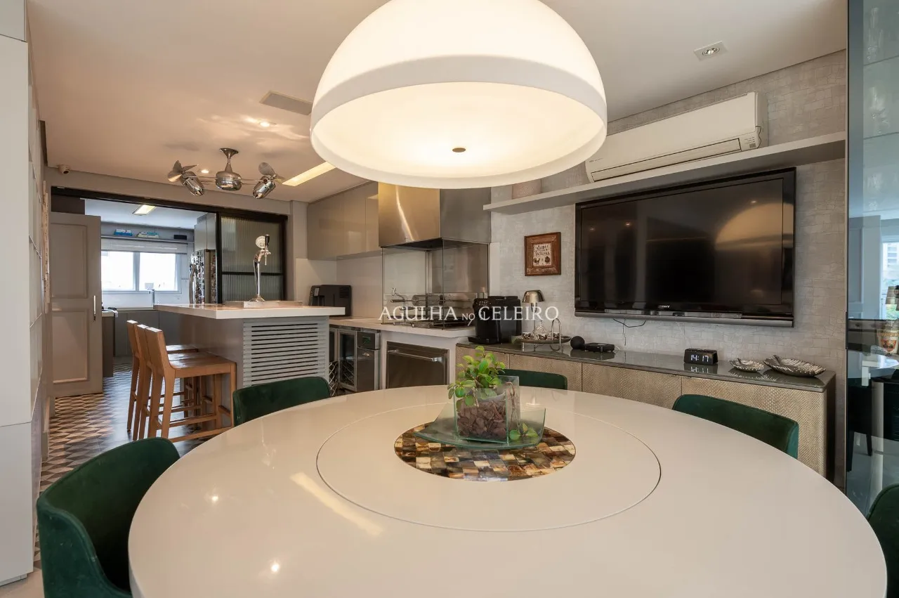 Apartamento reformado à venda na Vila Mariana. – 22295