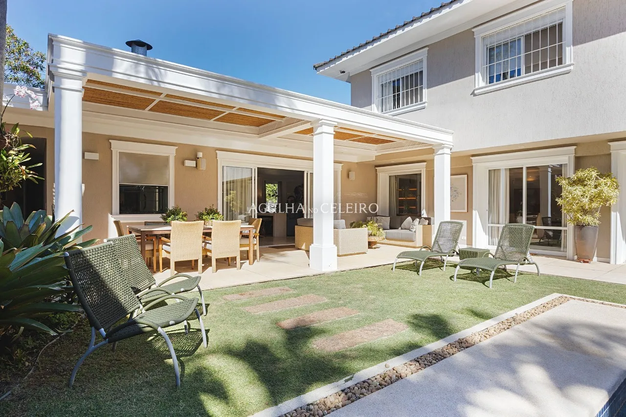 Casa espaçosa e elegente no Alto de Pinheiros próxima ao Colégio Santa Cruz – 22329