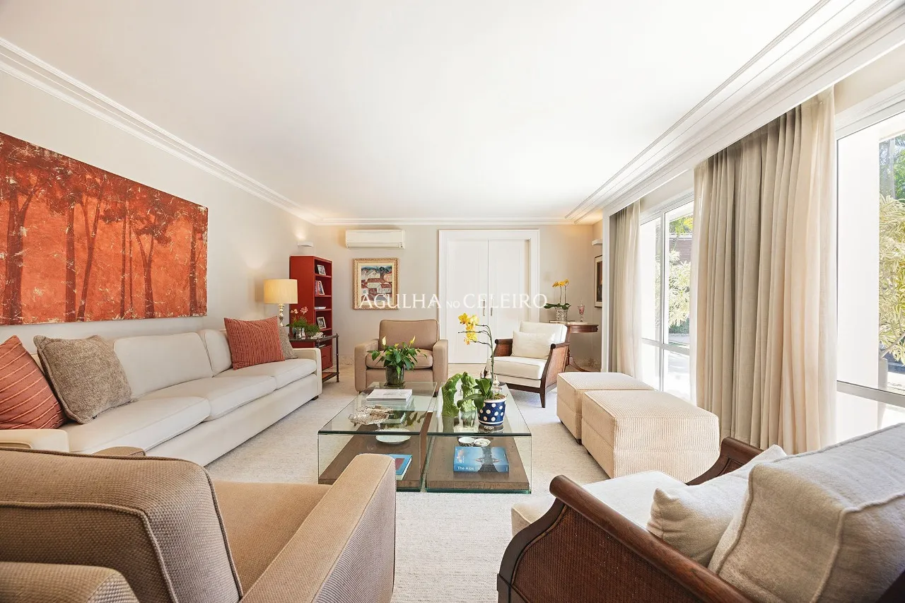 Casa espaçosa e elegente no Alto de Pinheiros próxima ao Colégio Santa Cruz – 22329