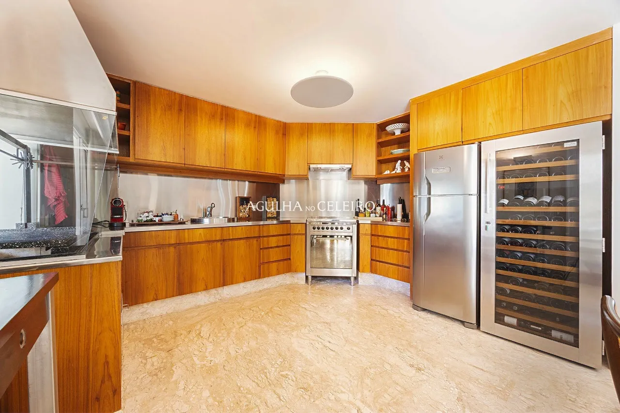 Casa espaçosa e elegente no Alto de Pinheiros próxima ao Colégio Santa Cruz – 22329