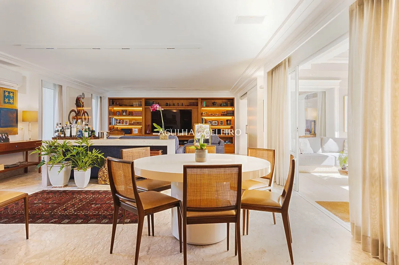Casa espaçosa e elegente no Alto de Pinheiros próxima ao Colégio Santa Cruz – 22329