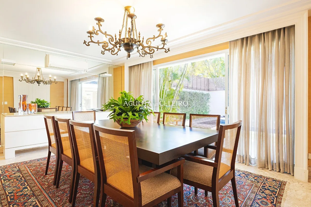 Casa espaçosa e elegente no Alto de Pinheiros próxima ao Colégio Santa Cruz – 22329