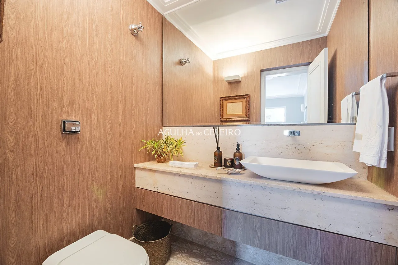 Casa espaçosa e elegente no Alto de Pinheiros próxima ao Colégio Santa Cruz – 22329