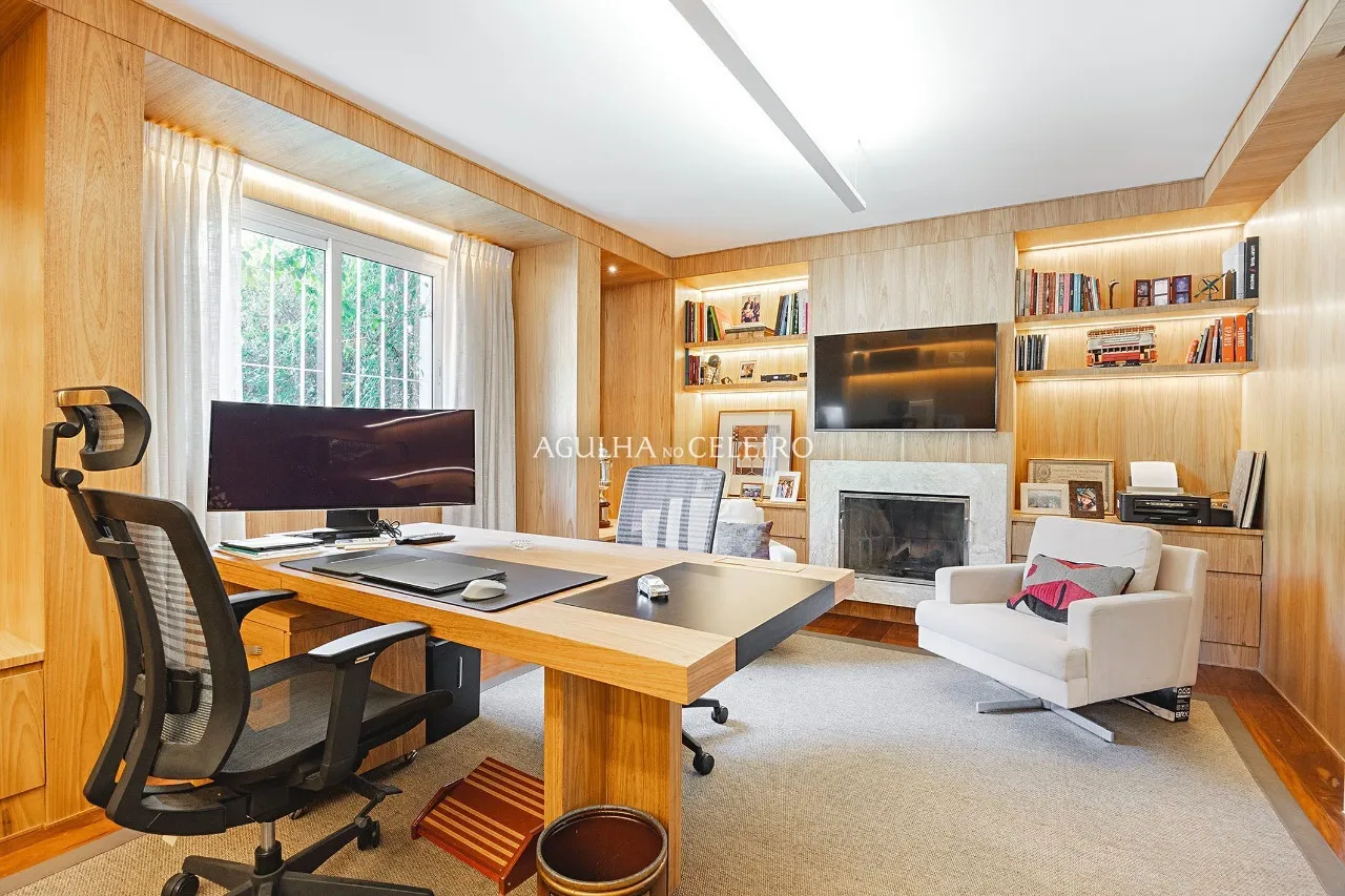 Casa espaçosa e elegente no Alto de Pinheiros próxima ao Colégio Santa Cruz – 22329