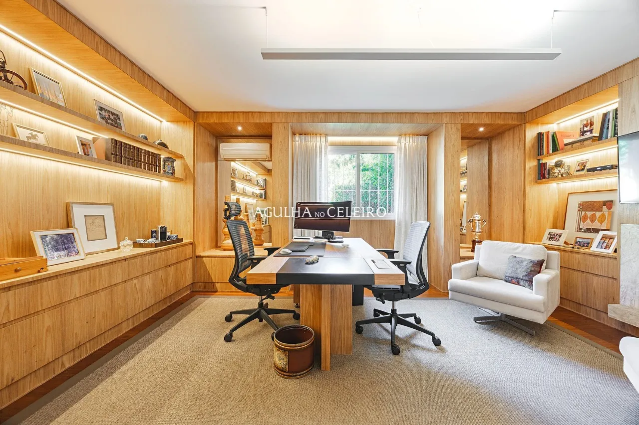 Casa espaçosa e elegente no Alto de Pinheiros próxima ao Colégio Santa Cruz – 22329