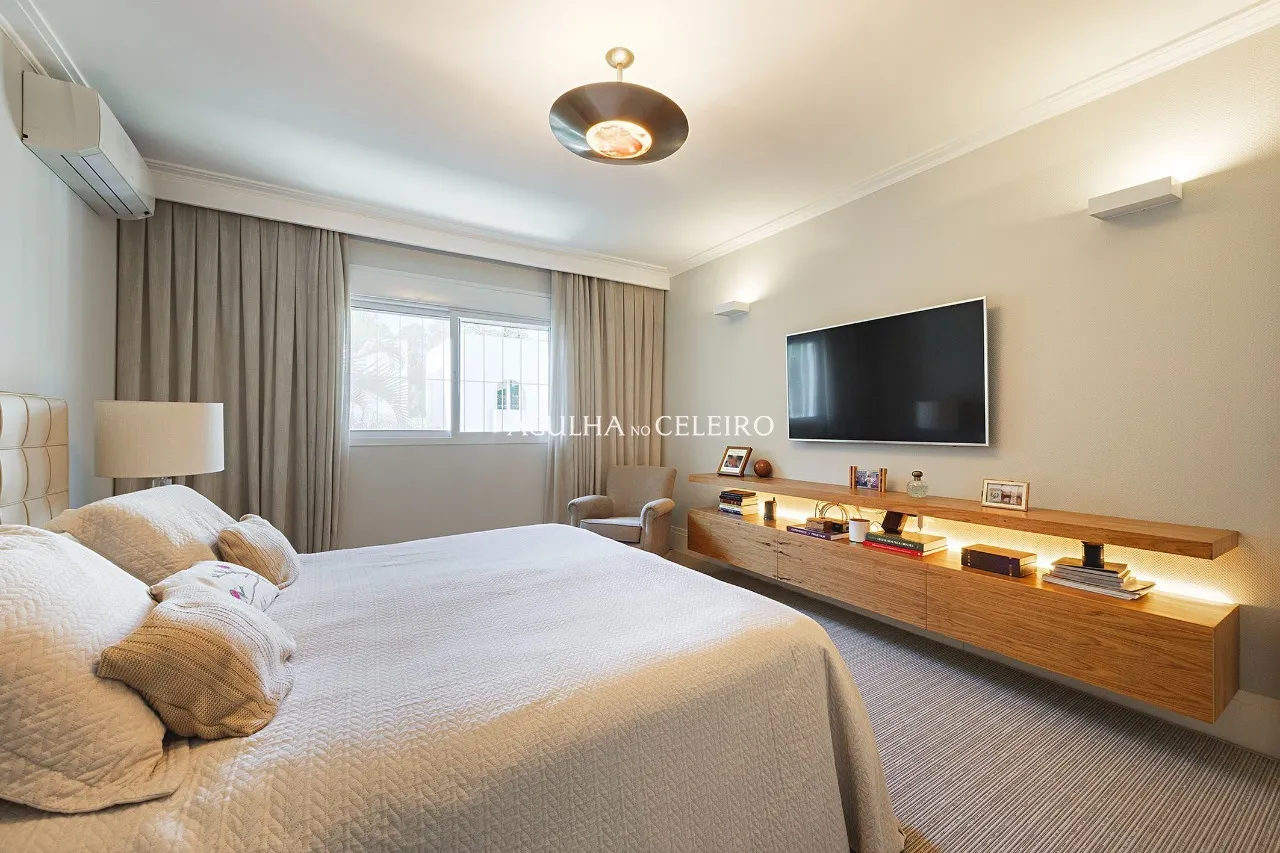 Casa espaçosa e elegente no Alto de Pinheiros próxima ao Colégio Santa Cruz – 22329