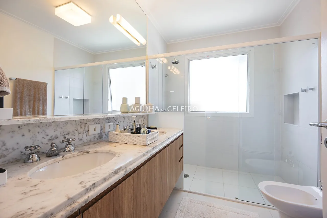 Casa espaçosa e elegente no Alto de Pinheiros próxima ao Colégio Santa Cruz – 22329