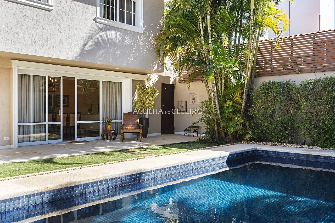 Casa espaçosa e elegente no Alto de Pinheiros próxima ao Colégio Santa Cruz – 22329