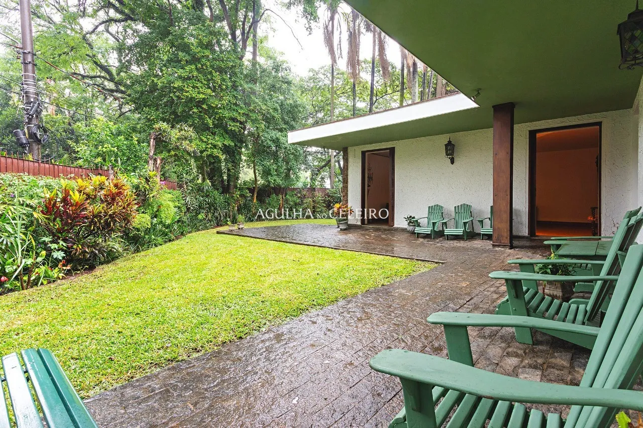 Casa para reforma próxima à Praça Panamericana e ao Colégio Santa Cruz – 22334