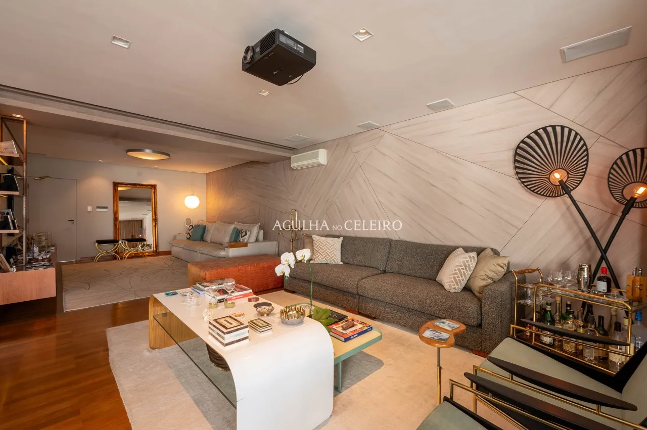 Apartamento com varanda gourmet em rua muito desejada à venda no Itaim Bibi. – 22477