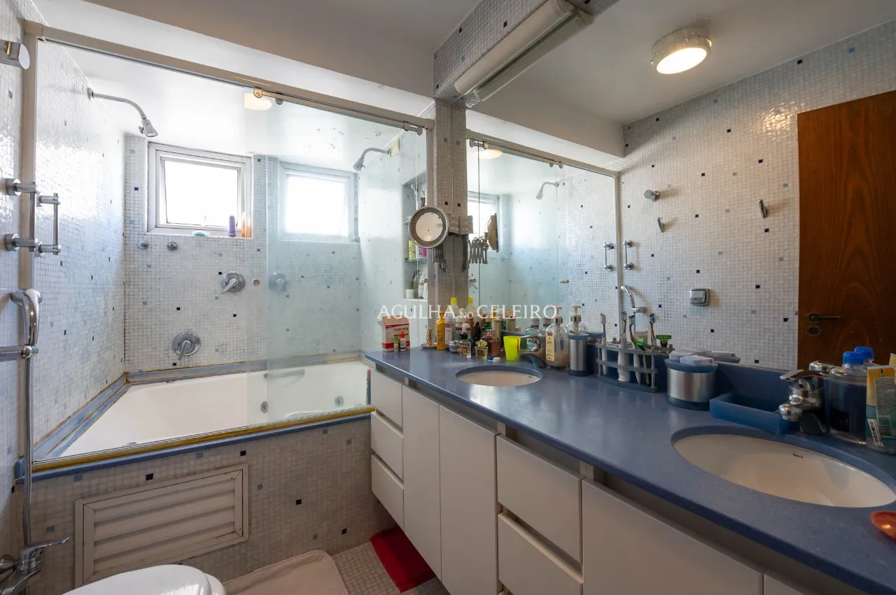 Apartamento com varanda gourmet em rua muito desejada à venda no Itaim Bibi. – 22477