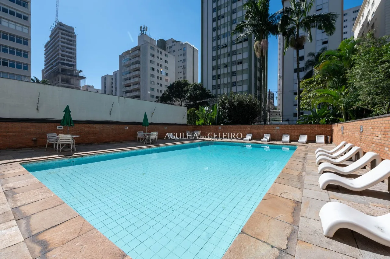 Apartamento com varanda gourmet em rua muito desejada à venda no Itaim Bibi. – 22477