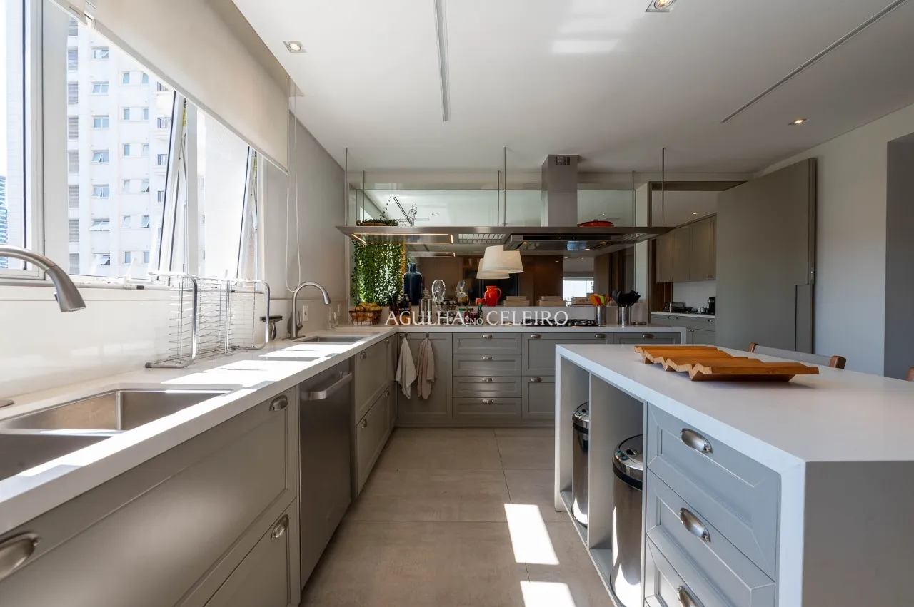Apartamento de 607 m² com vista privilegiada para o Palácio Tangará – 22503