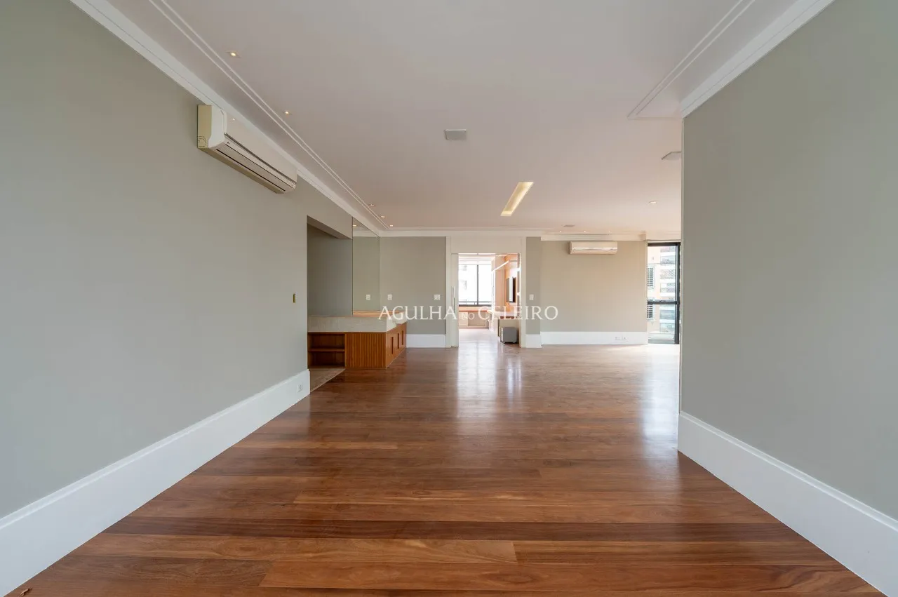 Apartamento em prédio muito especial à venda na Vila Nova Conceição. – 22527