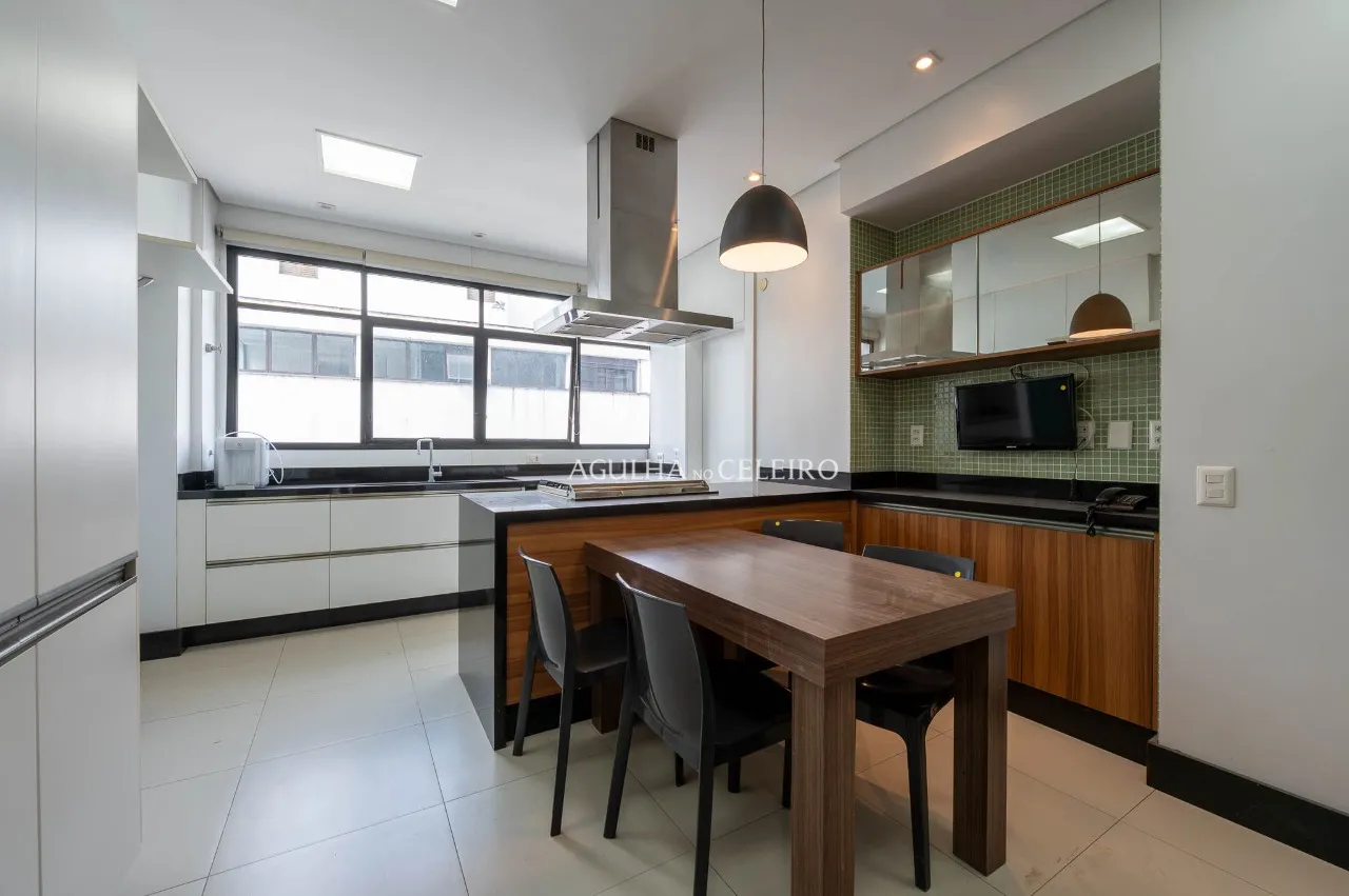Apartamento em prédio muito especial à venda na Vila Nova Conceição. – 22527