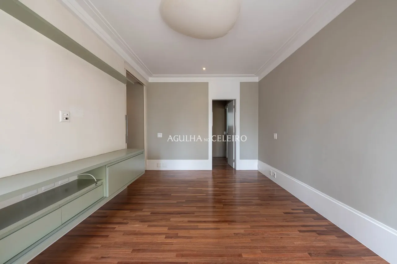 Apartamento em prédio muito especial à venda na Vila Nova Conceição. – 22527