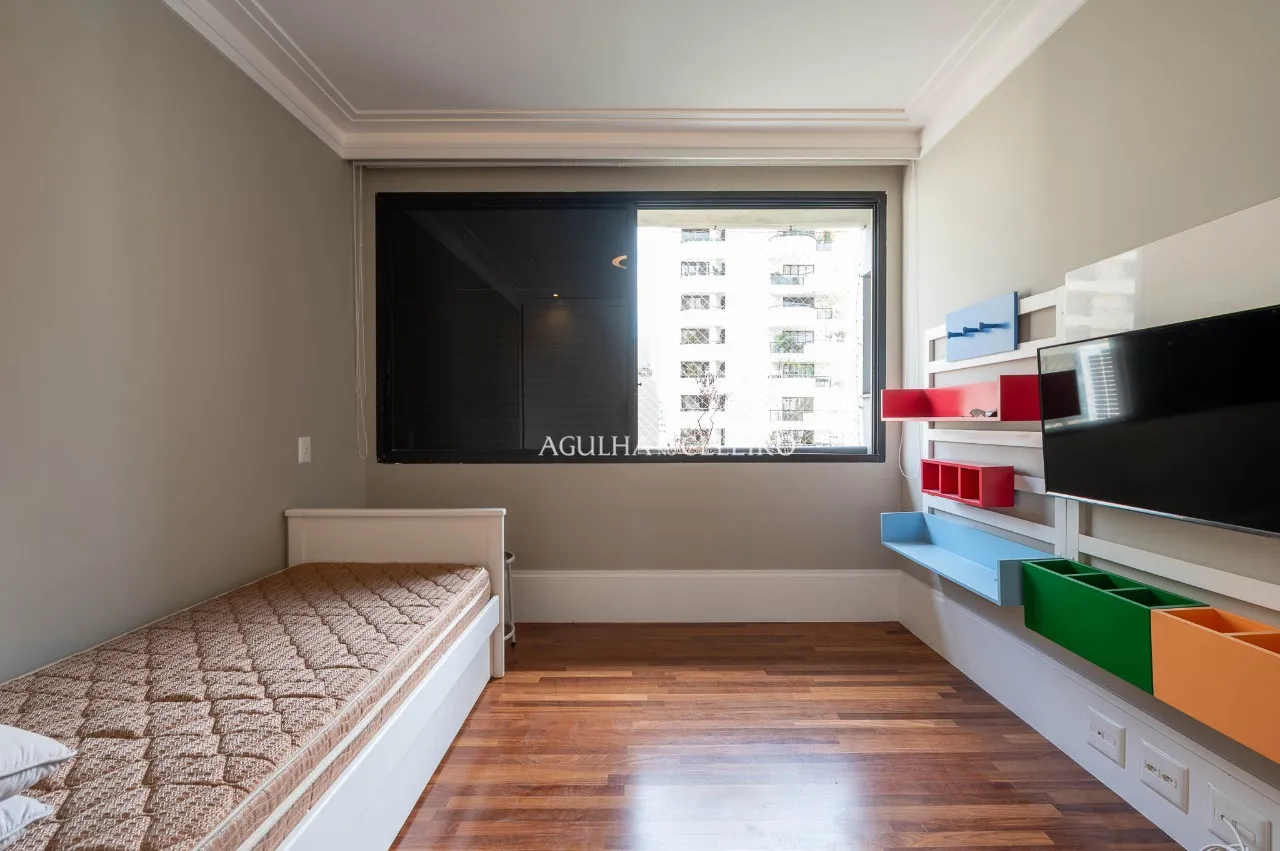 Apartamento em prédio muito especial à venda na Vila Nova Conceição. – 22527