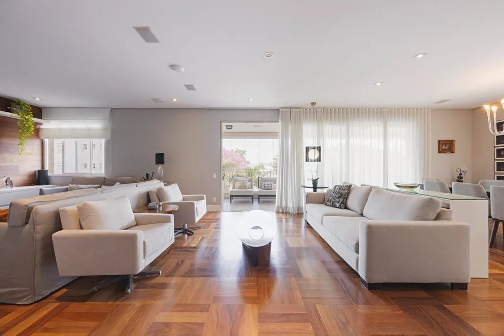 Espaço, vista permanente e quatro suítes no Paraíso – 22530