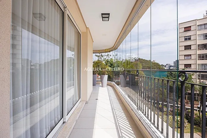 Espaço, vista permanente e quatro suítes no Paraíso – 22530
