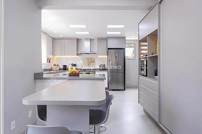 Espaço, vista permanente e quatro suítes no Paraíso – 22530