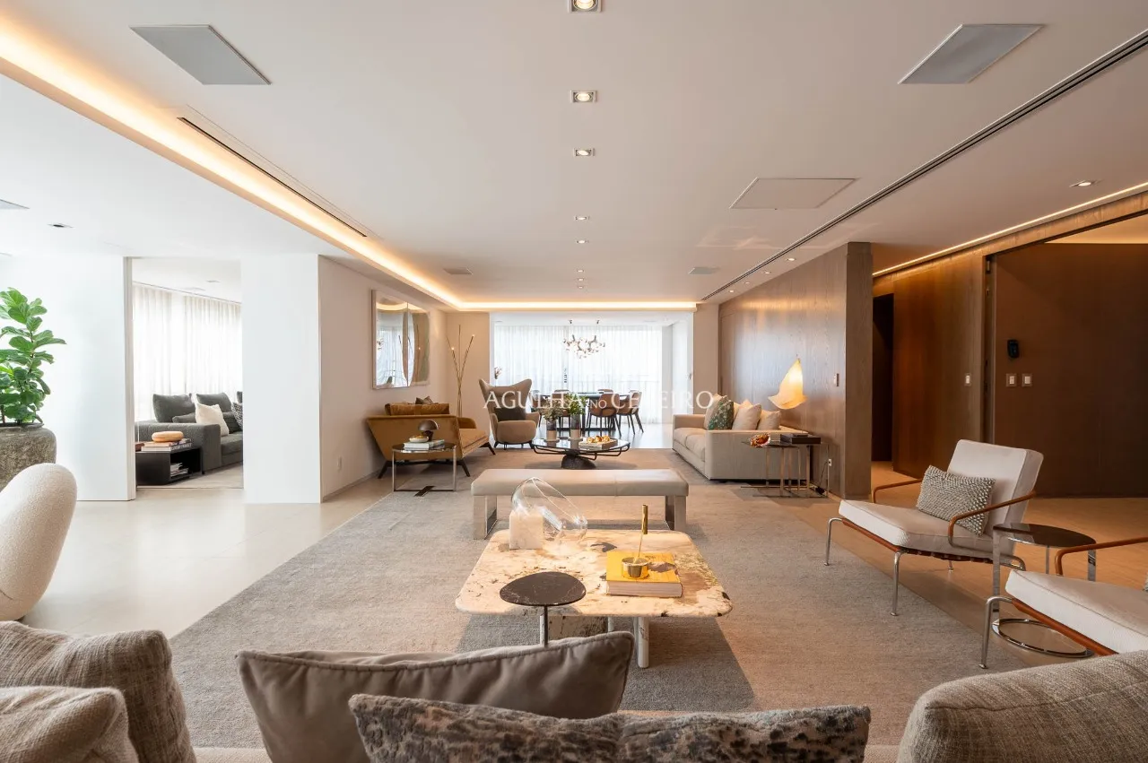 Apartamento na Vila Nova Conceição com assinatura João Armentano. – 22534