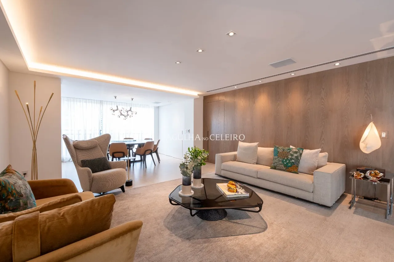 Apartamento na Vila Nova Conceição com assinatura João Armentano. – 22534