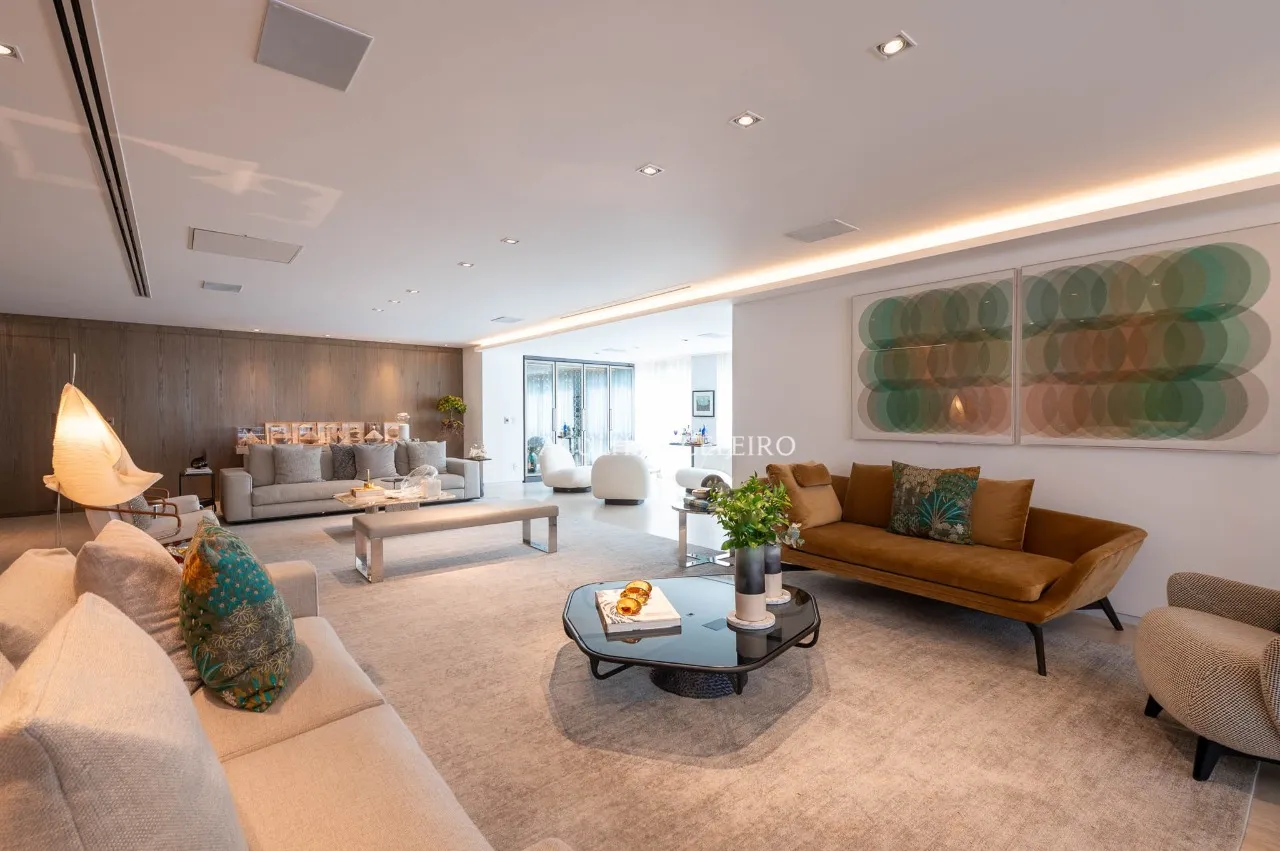 Apartamento na Vila Nova Conceição com assinatura João Armentano. – 22534