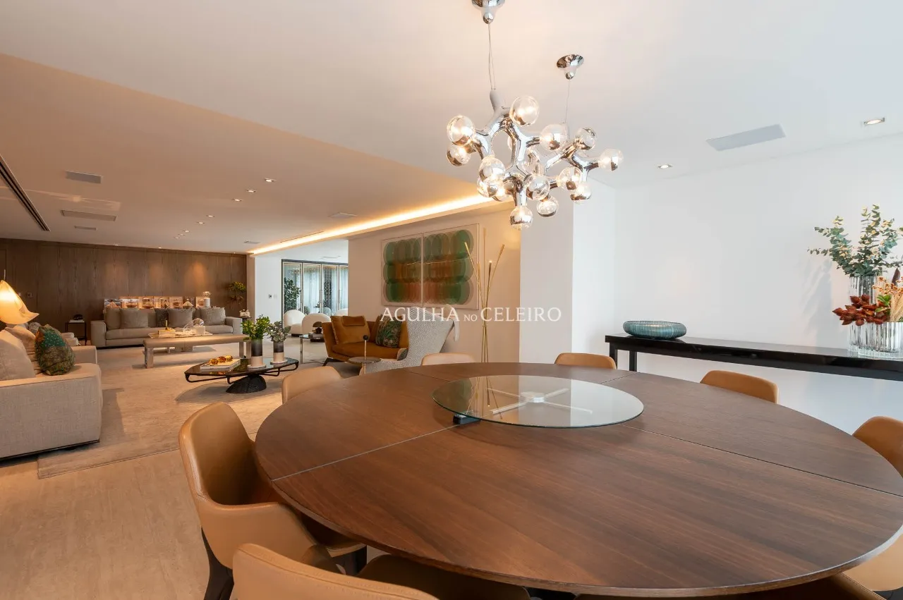Apartamento na Vila Nova Conceição com assinatura João Armentano. – 22534
