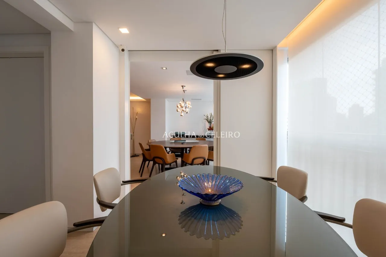 Apartamento na Vila Nova Conceição com assinatura João Armentano. – 22534