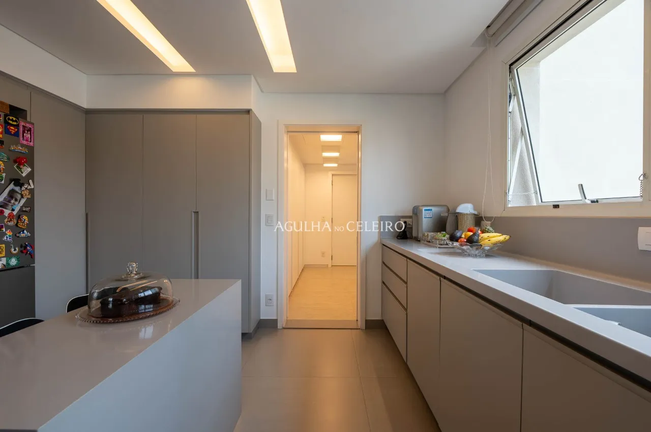 Apartamento na Vila Nova Conceição com assinatura João Armentano. – 22534