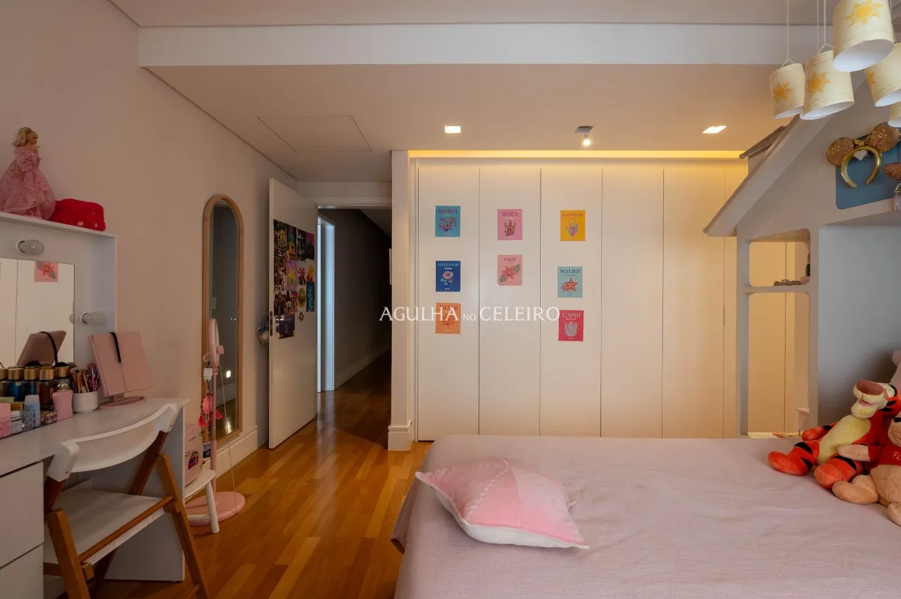 Apartamento na Vila Nova Conceição com assinatura João Armentano. – 22534