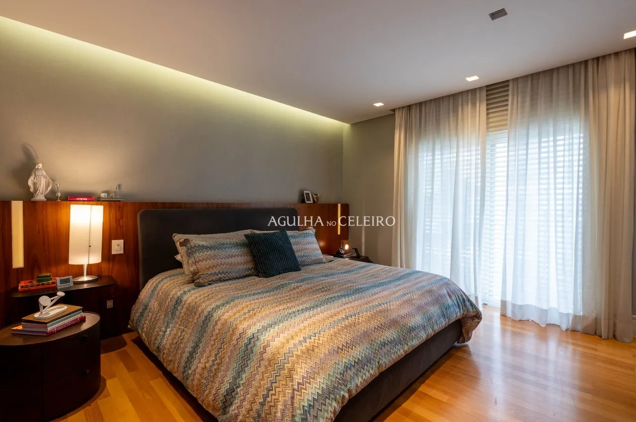 Apartamento na Vila Nova Conceição com assinatura João Armentano. – 22534