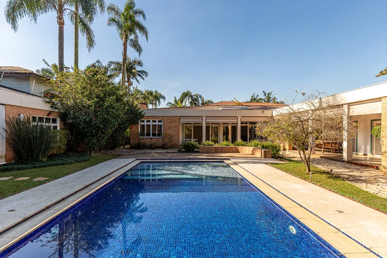 Casa com ares de campo à venda no Brooklin. – 22536