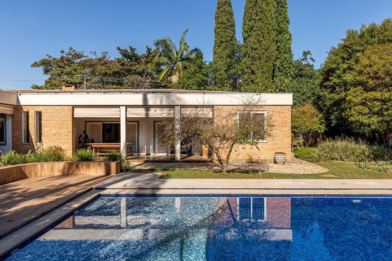 Casa com ares de campo à venda no Brooklin. – 22536