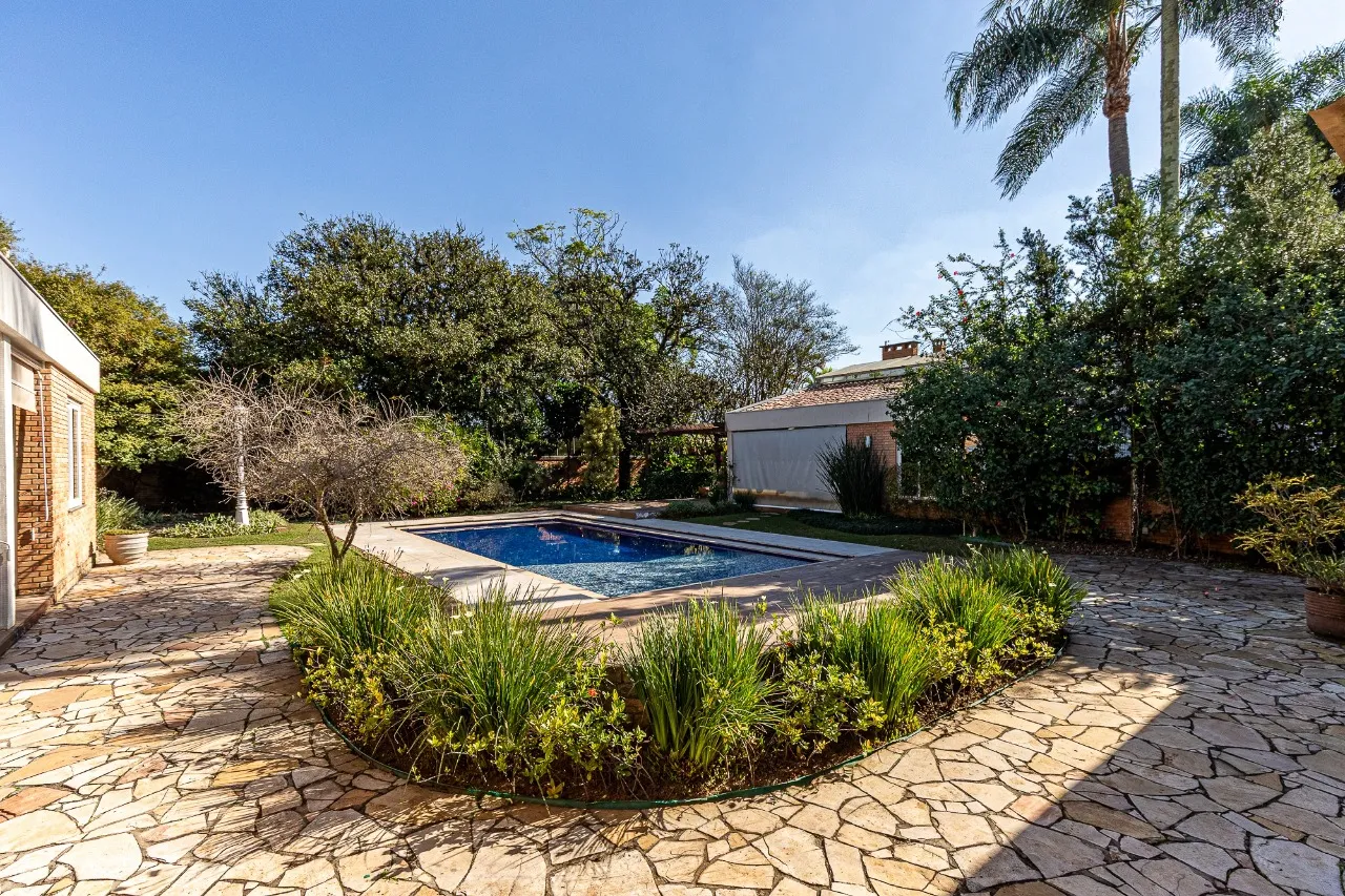 Casa com ares de campo à venda no Brooklin. – 22536
