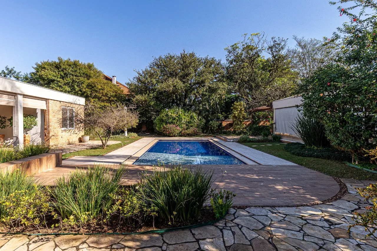 Casa com ares de campo à venda no Brooklin. – 22536