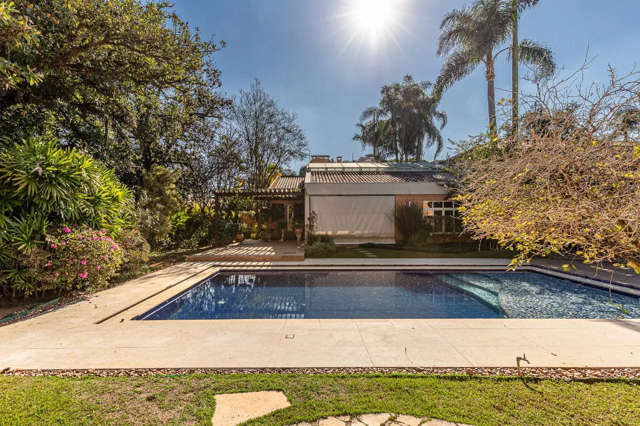 Casa com ares de campo à venda no Brooklin. – 22536