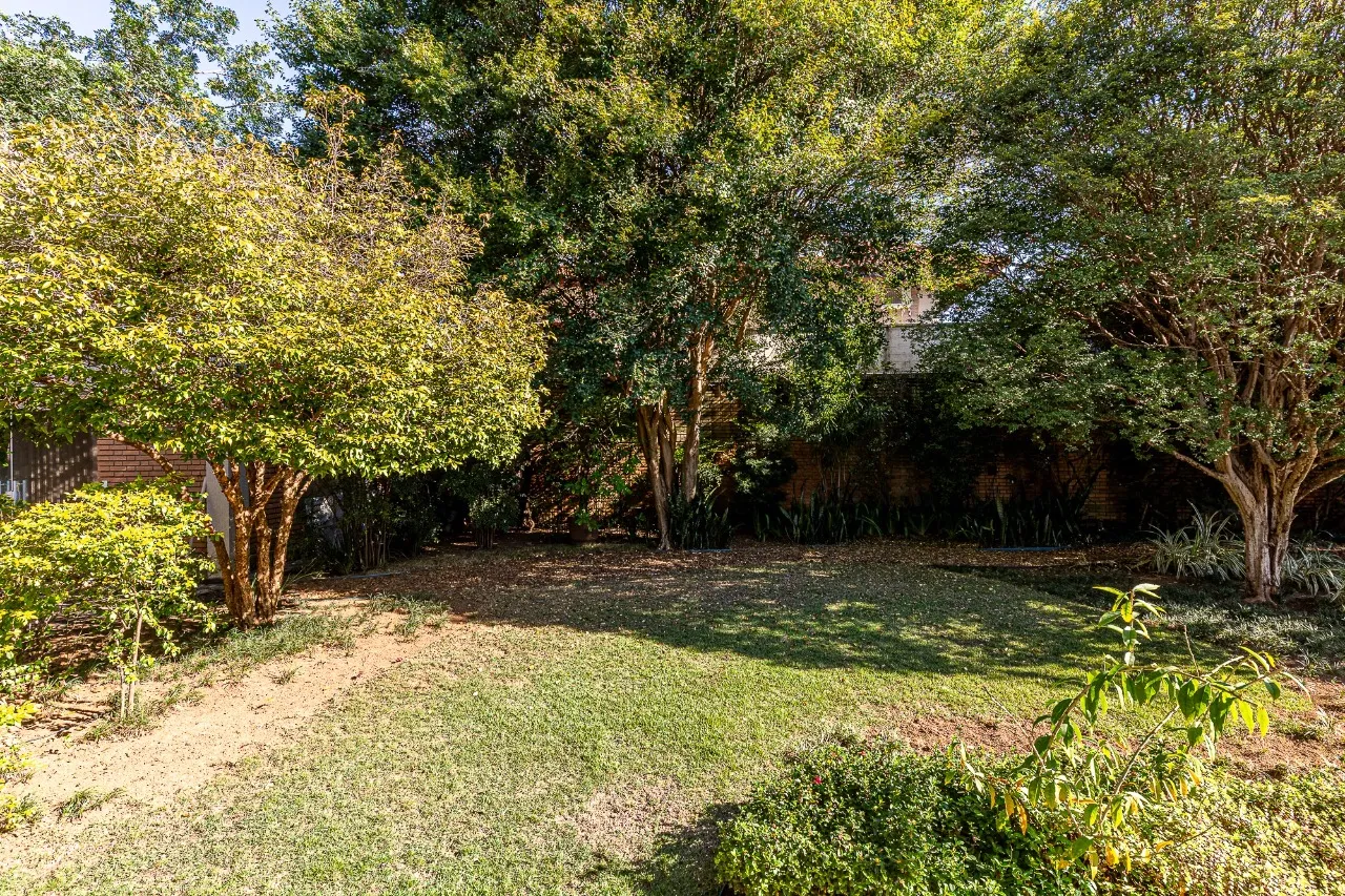 Casa com ares de campo à venda no Brooklin. – 22536
