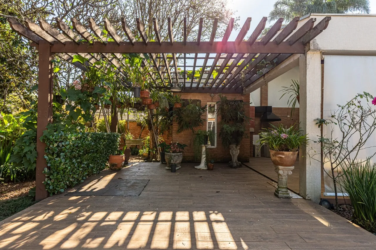 Casa com ares de campo à venda no Brooklin. – 22536