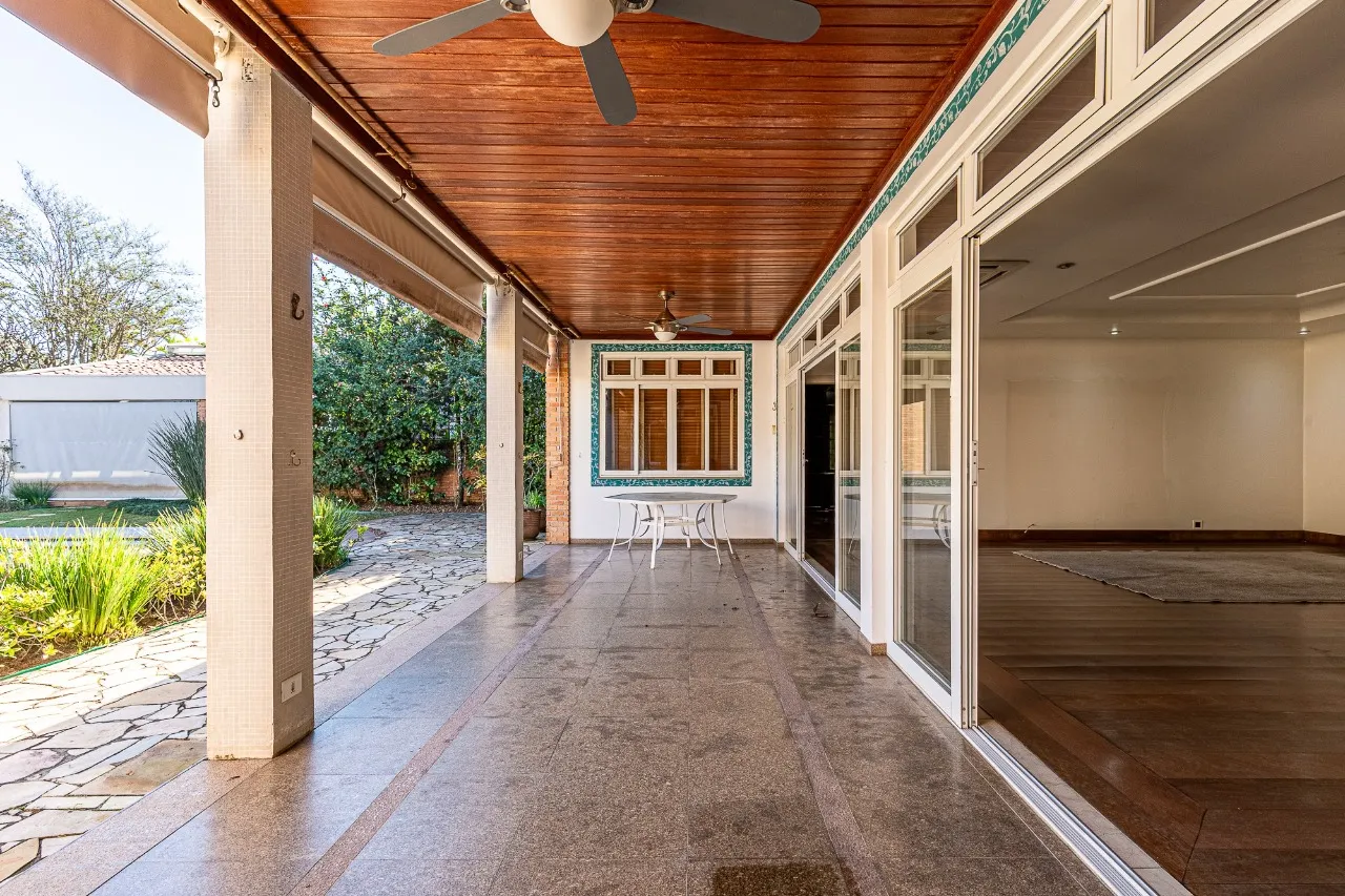Casa com ares de campo à venda no Brooklin. – 22536